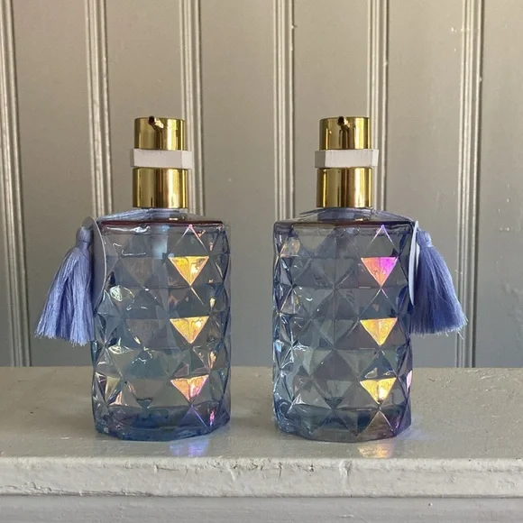 HP NWT-2 Blue Iridescent Diamond Glass Luxury Hand Soap Pumps Sandalwood Vanilla - Picture 1 of 17